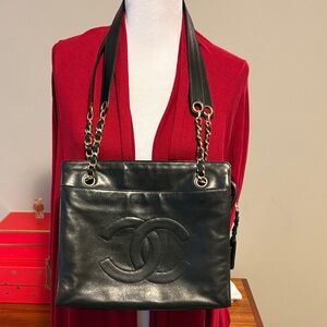 CHANEL Black Lambskin Shoulder Tote with Chain-Strap Handles